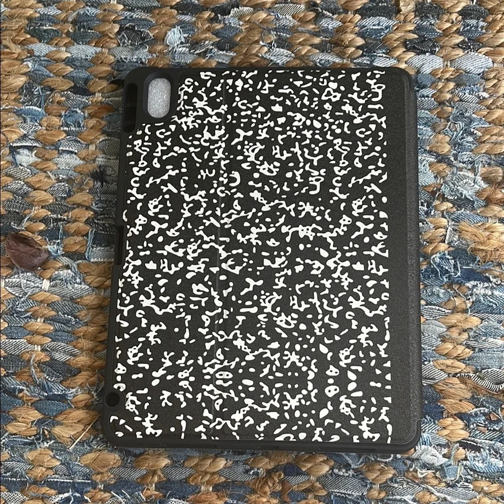 Composition book style case for Ipad 10” NEW
